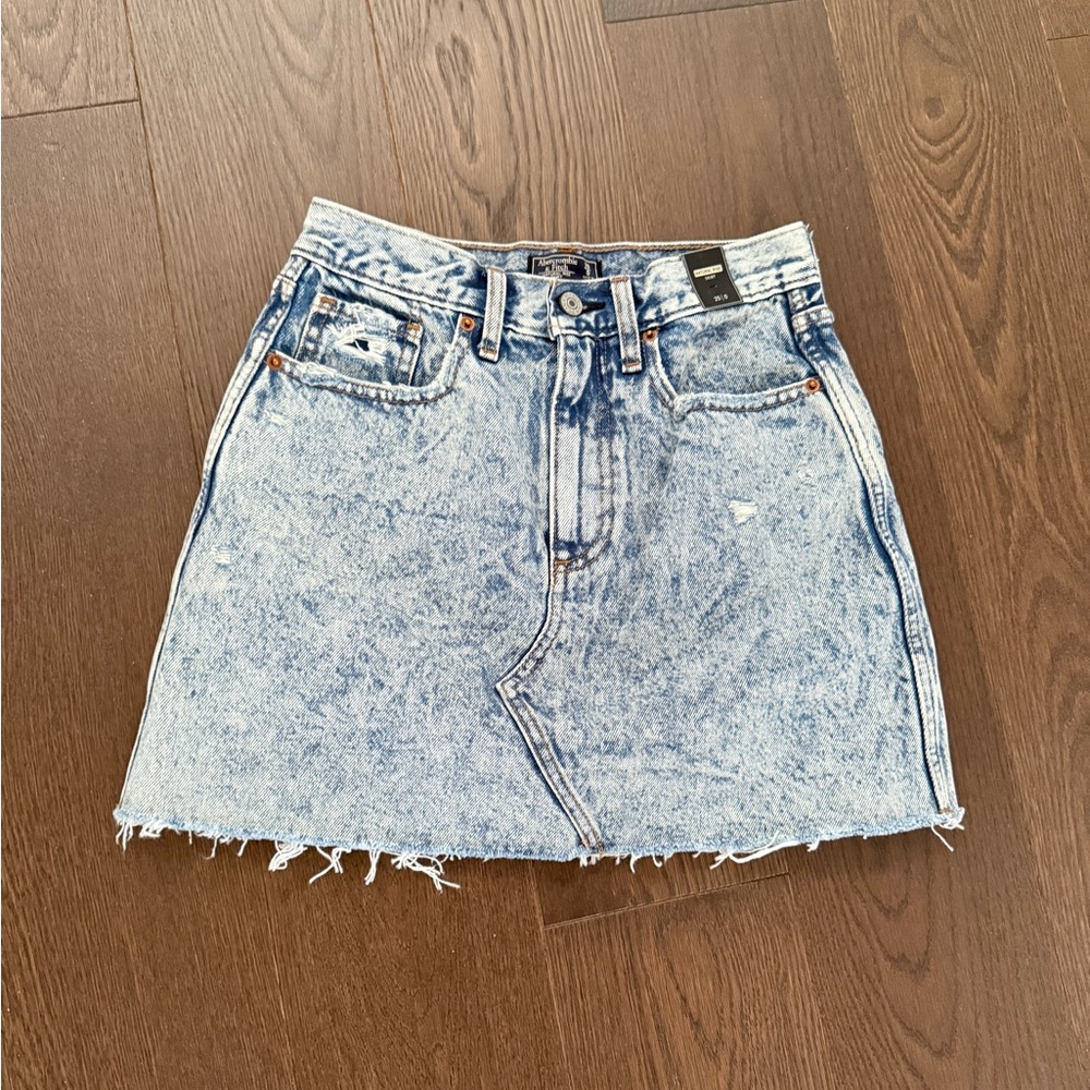 Abercrombie Denim Mini Skirt NWT Size 0 / 25